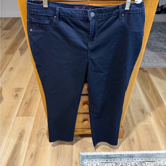 Gloria Vanderbilt Sadie Blue Jeans - Picture 1 of 5